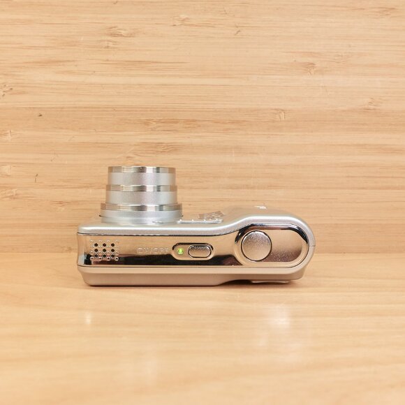 Nikon Coolpix L3 Digital Camera / 5.1MP / 3× Zoom / Silver / Tested - Picture 5 of 7